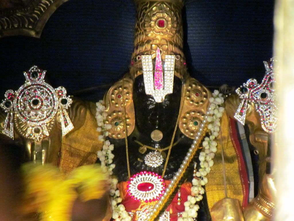 close up of face chknath tmple 040312