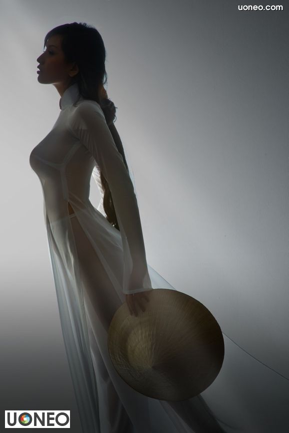 Mai Phuong Thuy and The Photo Scandal Caused Dresses Mai Phuong Thuy Uoneo 01 Mai Phuong Thuy and The Photo Scandal Caused Dresses
